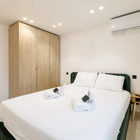 Modern In 6 People Cannes