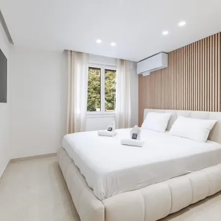 Modern In 6 People *