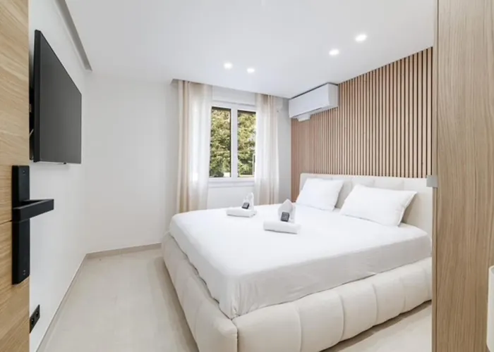 Modern In 6 People *