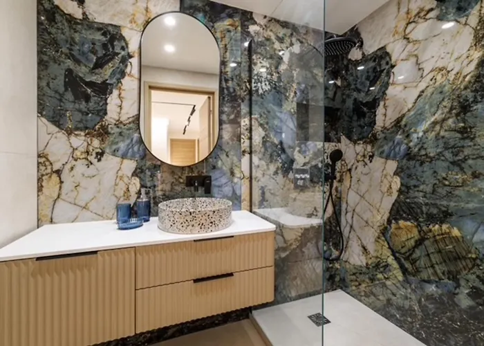 Modern In 6 People * Cannes