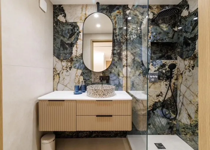 Modern In 6 People * Cannes